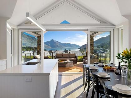 Stonehill Villa 1 by Relaxaway Holiday Homes Queenstown 